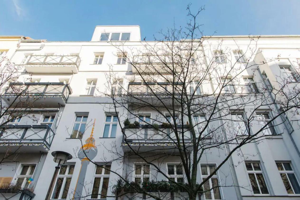 Appartement 33 H S-bahn Schoenhauser Allee Berlin